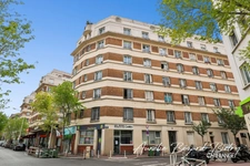 Appartement très lumineux en étage élevé