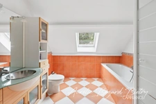 Bright family home close to the city centre 