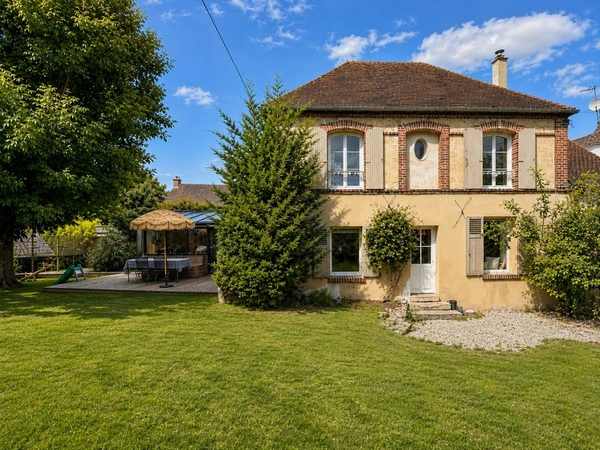 Mont-l'Évêque – Maison de caractère de 135 m² avec jardin, à seulement 4 minutes de Senlis