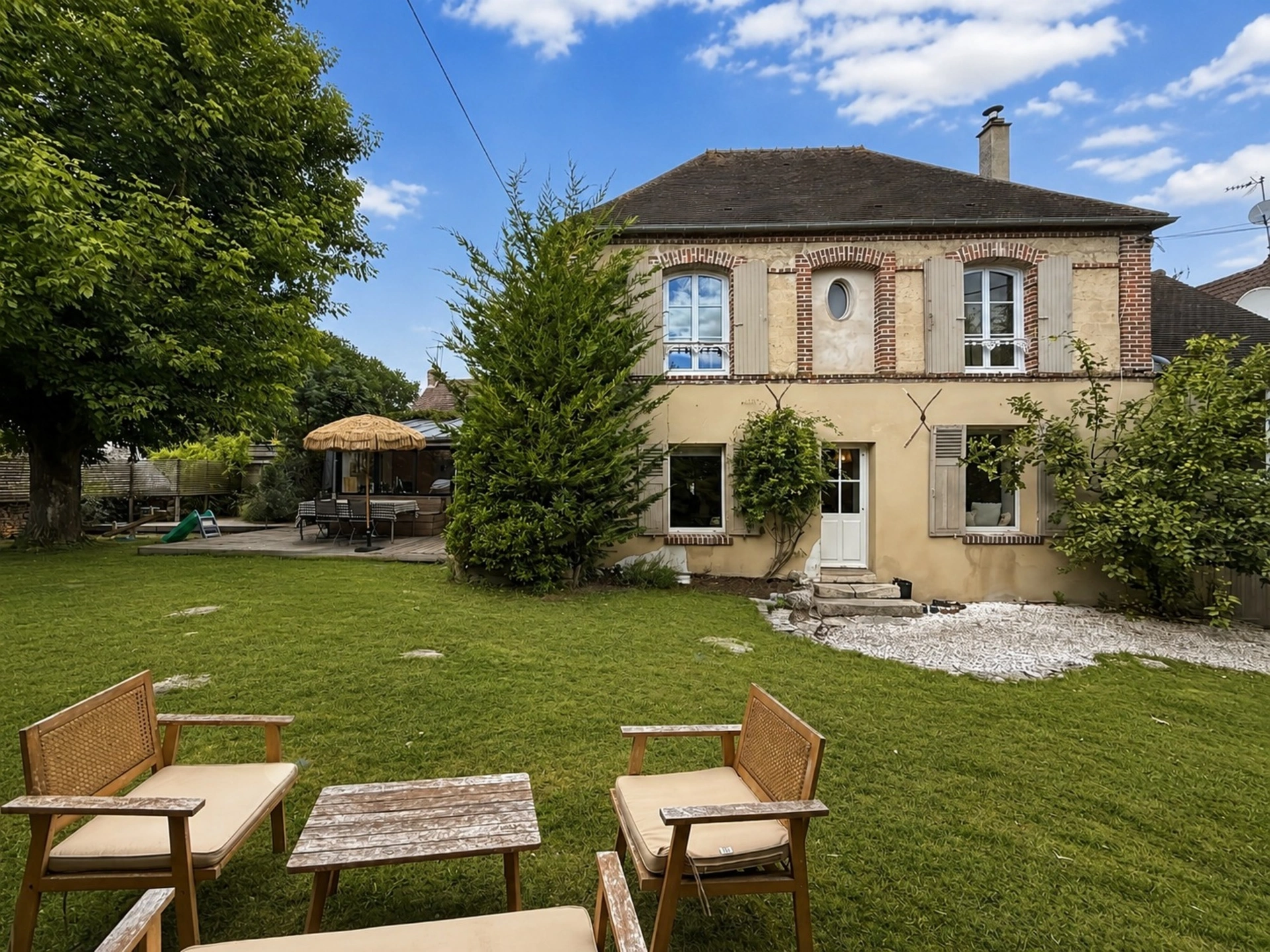 Maison 5 pièces 135 m² · à Mont l'Eveque · 135 m² · 599 000 €