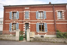 SPÉCIAL INVESTISSEUR – VILLERS-COTTERÊTS – T2 AVEC 2 PARKINGS – FAIBLES CHARGES – 30 MIN ROISSY CDG