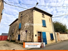 Toiture neuve, jardin, garage et potentiel d'aménagement : une maison de charme prête à accueillir vos projets ! (env. 76 m²)