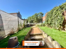 EXCLUSIVITÉ – Maison de village avec jardin intimiste et balcon à Valdurenque