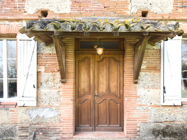 Propriété équestre de standing – Installations haut de gamme – 5 ha – Un bien rare offrant des infrastructures professionnelles, une maison confortable et un environnement priviligé à MOISSAC (82)