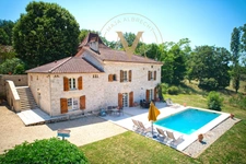      Maison de caractère avec vue dominante, piscine et gîte indépendant  (47)