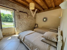 TWO HOUSES IN ONE • 10 BEDROOMS • 2 SWIMMING POOLS • UP TO 10 HECTARES SAINT GEORGES (47)