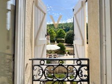 Manoir de caractère avec piscine intérieure, gîte et 11,6 hectares de nature préservée – LACAPELLE CABANAC (46)