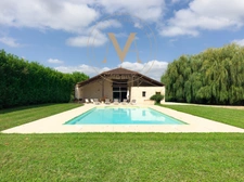 TWO HOUSES IN ONE • 10 BEDROOMS • 2 SWIMMING POOLS • UP TO 10 HECTARES SAINT GEORGES (47)