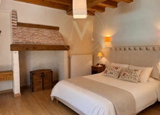 TWO HOUSES IN ONE • 10 BEDROOMS • 2 SWIMMING POOLS • UP TO 10 HECTARES SAINT GEORGES (47)