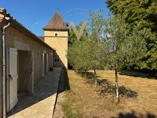 Manoir de caractère avec piscine intérieure, gîte et 11,6 hectares de nature préservée – LACAPELLE CABANAC (46)