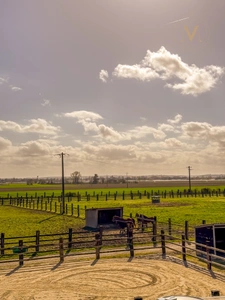 High-End Equestrian Property – Premium Facilities – 5 Hectares  close to Moissac (82)