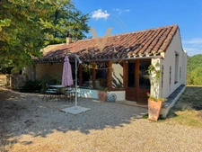Manoir de caractère avec piscine intérieure, gîte et 11,6 hectares de nature préservée – LACAPELLE CABANAC (46)
