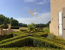 Manoir de caractère avec piscine intérieure, gîte et 11,6 hectares de nature préservée – LACAPELLE CABANAC (46)