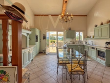 Manoir de caractère avec piscine intérieure, gîte et 11,6 hectares de nature préservée – LACAPELLE CABANAC (46)