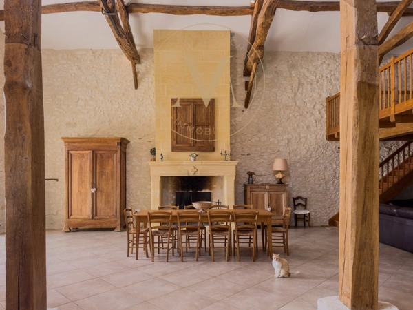 DEUX MAISONS EN UNE • 10 CHAMBRES • 2 PISCINES • JUSQU’À 10 HA SAINT GEORGES (47)