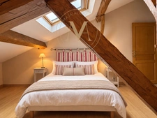 TWO HOUSES IN ONE • 10 BEDROOMS • 2 SWIMMING POOLS • UP TO 10 HECTARES SAINT GEORGES (47)