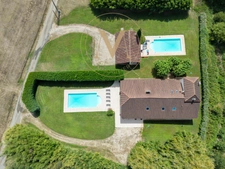 TWO HOUSES IN ONE • 10 BEDROOMS • 2 SWIMMING POOLS • UP TO 10 HECTARES SAINT GEORGES (47)