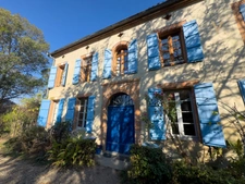 Propriété équestre de charme sur 5 hectares, offrant une spacieuse demeure familiale dans un cadre naturel préservé proche de MERLES (82)