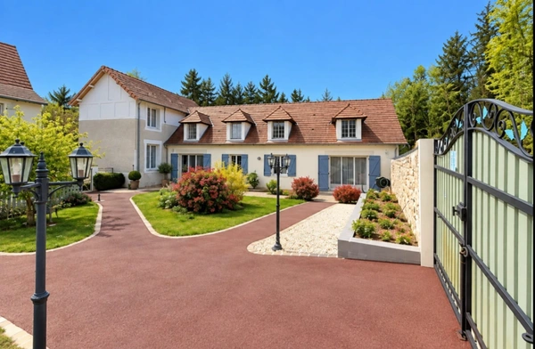 MEAULNE ( 03 )  Magnifique Propriété à vendre 10 pièces 365m2 Terrain 4179m2  
