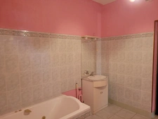 Maison de ville 4 pièces à vendre, avec véranda, cour et garage, VICHY (03)