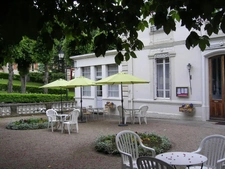 For Sale – Hotel** Restaurant – Bourbon-l'Archambault (03160)