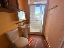 Maison de bourg avec terrasse et dépendance – Fort potentiel à Luriecq (42380)