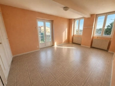 MAISON A VENDRE: SURY LE COMTAL - 110 m² - 4 CHAMBRES - GRANDE TERRASSE - EXTERIEUR