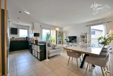 THURINS : Très bel appartement T3 + garage avec vue en dernier étage