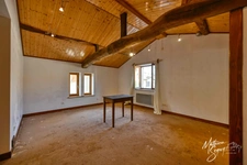 Village house with garden in CHAUSSAN (69)