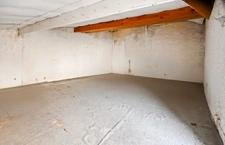 SAINT GENIS LAVAL - Garage / Atelier / Espace de stockage – Emplacement idéal
