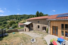 Ferme P5 en campagne àrénover sur un ensemble de 2000 m² de parcelles vendre à THURINS (69)