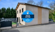 THURINS - MAISON récente P3 bis + Espace bureau avec cour de 60m² + 2 Parkings