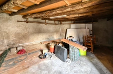 SAINT GENIS LAVAL - Garage / Atelier / Espace de stockage – Emplacement idéal