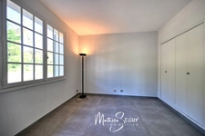 MORNANT LES PLATIERES - Maison de 185 m² en zone Ui avec potentiel de local artisanal