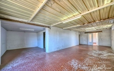 MORNANT LES PLATIERES - Maison de 185 m² en zone Ui avec potentiel de local artisanal