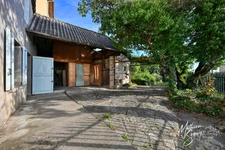 Village house with garden in CHAUSSAN (69)