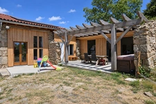 Ferme P5 en campagne àrénover sur un ensemble de 2000 m² de parcelles vendre à THURINS (69)