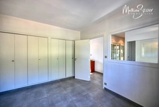 MORNANT LES PLATIERES - Maison de 185 m² en zone Ui avec potentiel de local artisanal