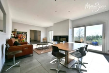 MORNANT LES PLATIERES - Maison de 185 m² en zone Ui avec potentiel de local artisanal