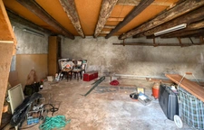 SAINT GENIS LAVAL - Maison de village avec courette et grand garage