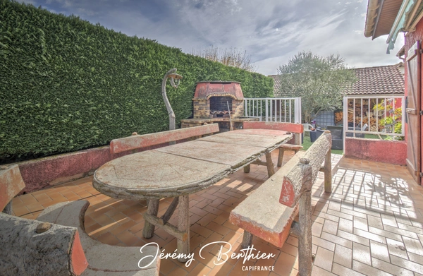 Maison 5 pièces aux Échets (01700) – sur terrain de 800 m²