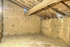 GENAY (69) - Grange de 140 m² - 4 pièces - 434 m² de terrain - Fort potentiel