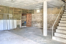 GENAY (69) - Grange de 140 m² - 4 pièces - 434 m² de terrain - Fort potentiel