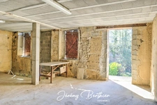 GENAY (69) - Grange de 140 m² - 4 pièces - 434 m² de terrain - Fort potentiel