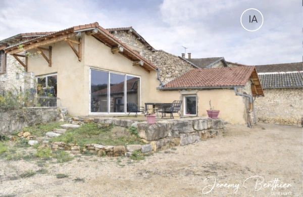 JUJURIEUX (01) – Hameau de Chenavel – Maison 115 m² - Terrain 236 m² - 3 chambres