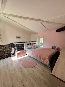 Maison à vendre 4 pièces  ()