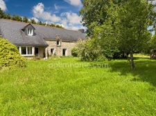 Authentique longère rénovée de 215 m2 – 5 chambres – Terrain arboré de 3000m2 au calme absolu