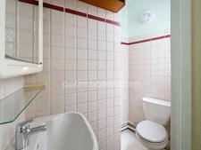 Paris 18ème arrondissement, 2 pièces au calme avec ascenseur et cave, à deux pas des transports
