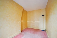 Paris 18ème arrondissement, 2 pièces au calme avec ascenseur et cave, à deux pas des transports
