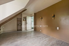 Authentique longère rénovée de 215 m2 – 5 chambres – Terrain arboré de 3000m2 au calme absolu